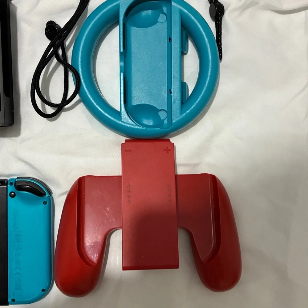 Nintendo Switch - Picture 7 of 9